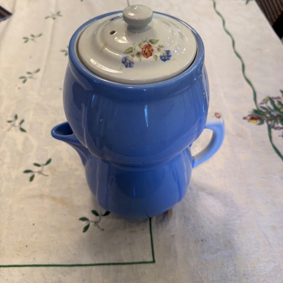 Hall China Morning Glory Coffee Maker and Coffee / Tea Pot - Picture 2 of 8